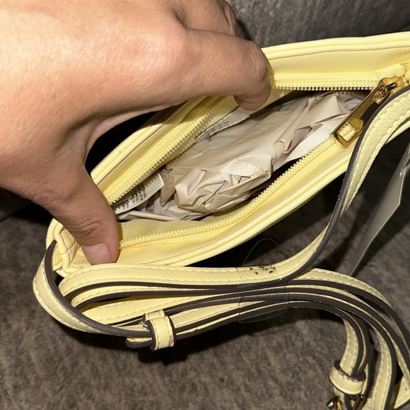 NWT cute pastel yellow mini purse. - Picture 2 of 4